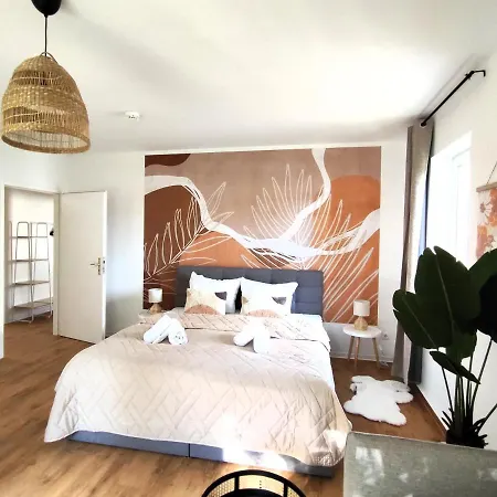 Bohnapartments Bechstein - Sehr Ruhig - 3 Schlafzimmer - Balkon - Stellplätze- Wlan - Vollausstattung *