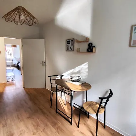 Bohnapartments Bechstein: Quiet Erfurt With Smart Tvs And Balcony Apartment *