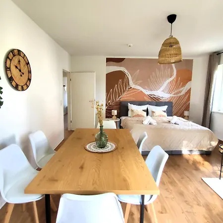 Bohnapartments Bechstein - Sehr Ruhig - 3 Schlafzimmer - Balkon - Stellplaetze- Wlan - Vollausstattung
