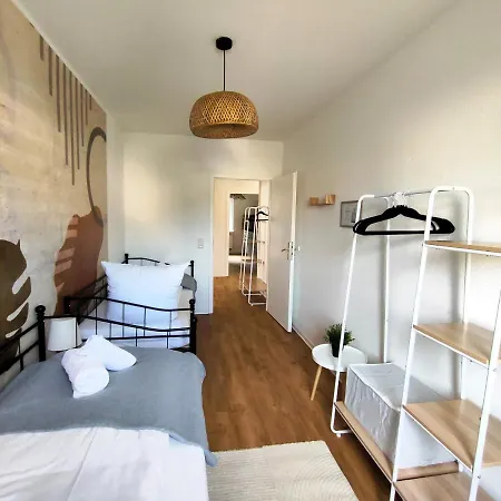 Bohnapartments Bechstein - Sehr Ruhig - 3 Schlafzimmer - Balkon - Stellplaetze- Wlan - Vollausstattung