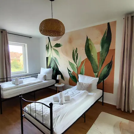 Apartamento Bohnapartments Bechstein - Sehr Ruhig - 3 Schlafzimmer - Balkon - Gratis Stellplaetze- Wlan - Vollausstattung Neudietendorf