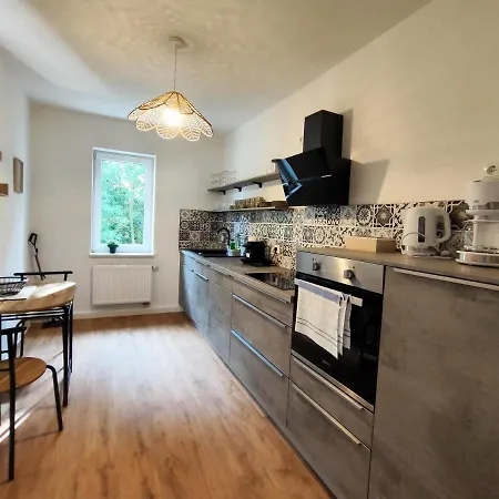 Bohnapartments Bechstein - Sehr Ruhig - 3 Schlafzimmer - Balkon - Stellplaetze- Wlan - Vollausstattung