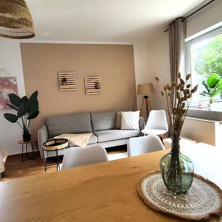 Bohnapartments Bechstein - Sehr Ruhig - 3 Schlafzimmer - Balkon - Stellplätze- Wlan - Vollausstattung Neudietendorf