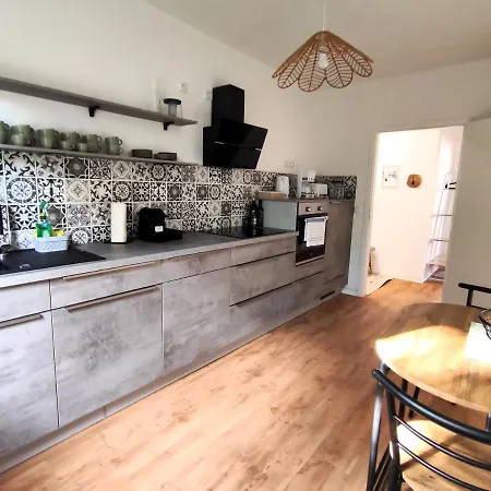 Bohnapartments Bechstein - Sehr Ruhig - 3 Schlafzimmer - Balkon - Stellplätze- Wlan - Vollausstattung Neudietendorf