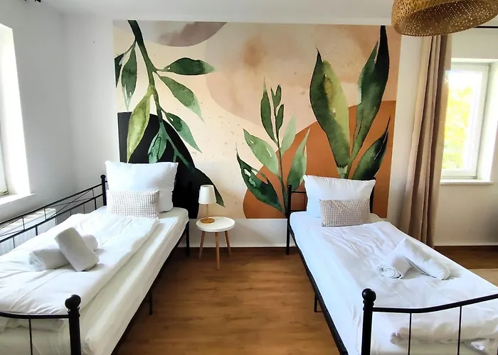 Bohnapartments Bechstein - Sehr Ruhig - 3 Schlafzimmer - Balkon - Stellplaetze- Wlan - Vollausstattung Neudietendorf