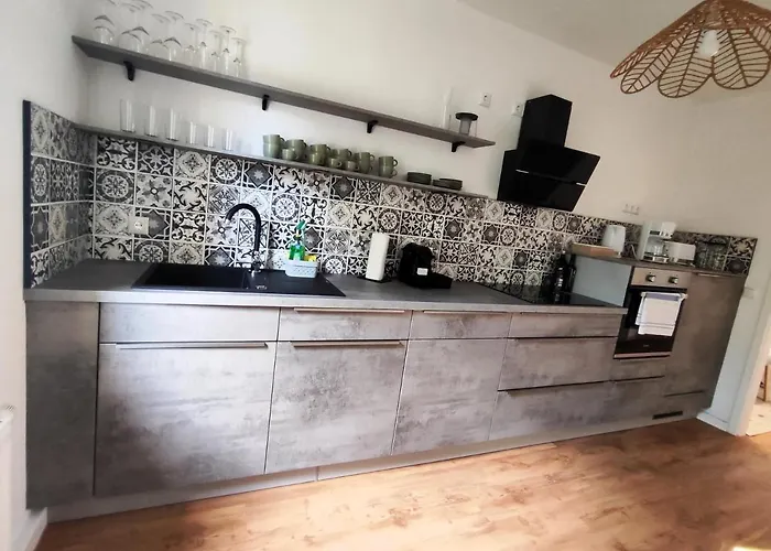 Daire Bohnapartments Bechstein - Sehr Ruhig - 3 Schlafzimmer - Balkon - Stellplaetze- Wlan - Vollausstattung *