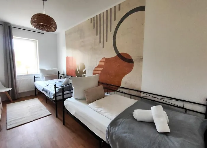 Bohnapartments Bechstein - Sehr Ruhig - 3 Schlafzimmer - Balkon - Stellplaetze- Wlan - Vollausstattung Lejlighed Neudietendorf