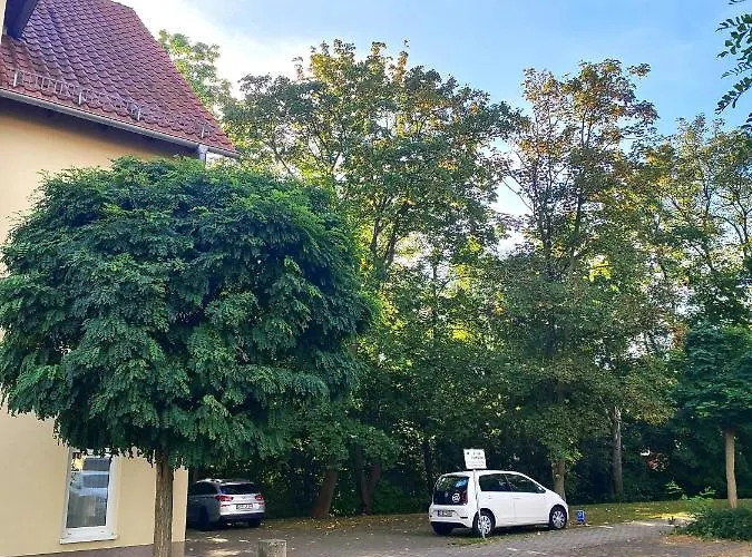 Bohnapartments Bechstein - Sehr Ruhig - 3 Schlafzimmer - Balkon - Stellplaetze- Wlan - Vollausstattung * Neudietendorf