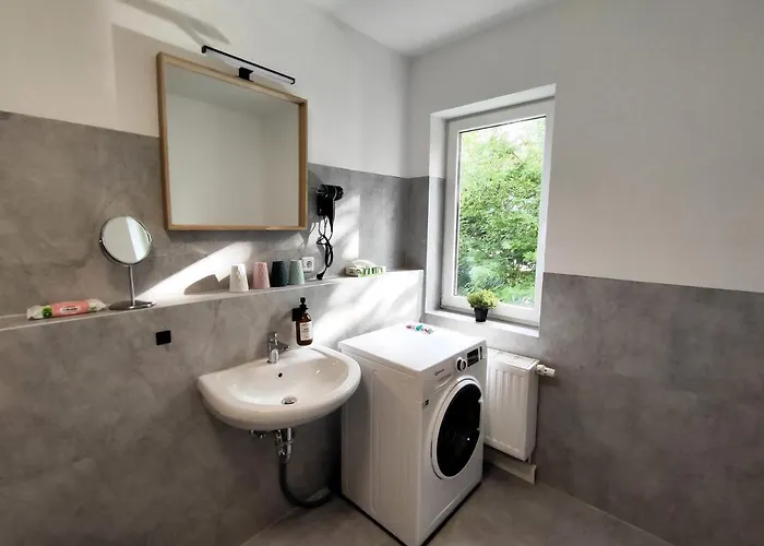 Daire Bohnapartments Bechstein - Sehr Ruhig - 3 Schlafzimmer - Balkon - Stellplaetze- Wlan - Vollausstattung *