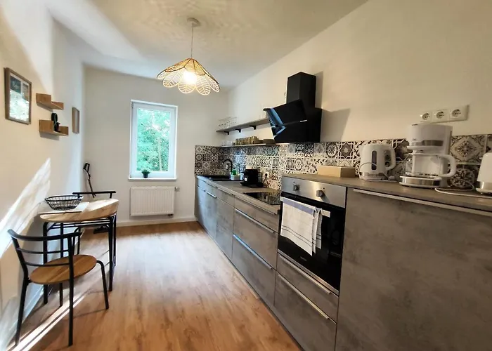 Bohnapartments Bechstein - Sehr Ruhig - 3 Schlafzimmer - Balkon - Stellplaetze- Wlan - Vollausstattung