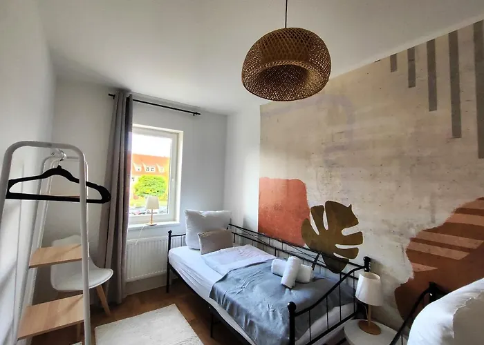 Daire Bohnapartments Bechstein - Sehr Ruhig - 3 Schlafzimmer - Balkon - Stellplaetze- Wlan - Vollausstattung *